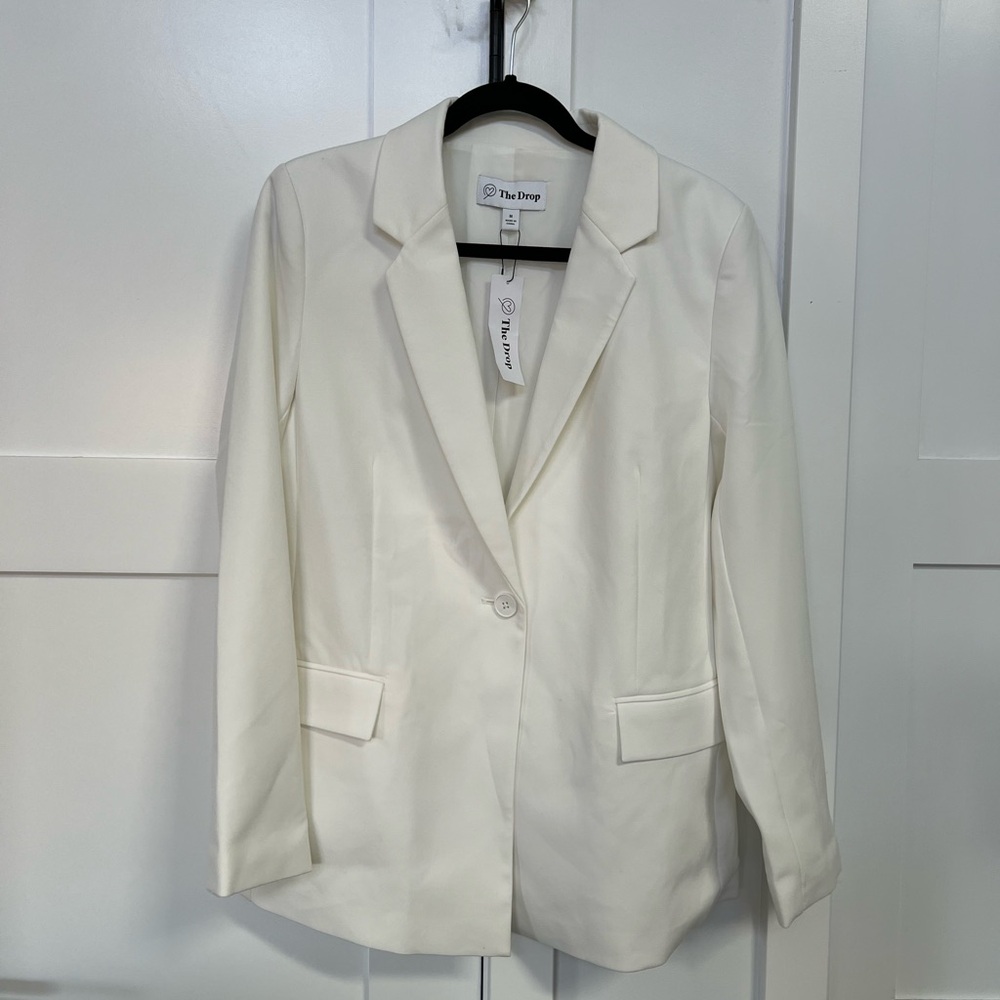 White oversize blazer